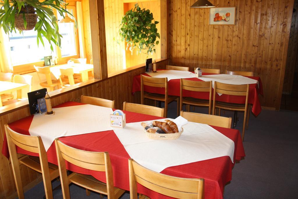 Sporti Grusch Hostel Luaran gambar